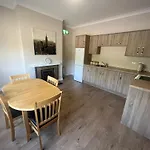 Yeats Self Catering And Bar Apartman
