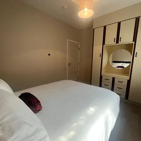 Yeats Self Catering And Bar * Galway